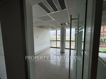 Exclusiva planta completa en pleno centro