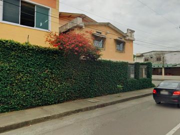 Venta Casa esquinera 5 habitaciones con terraza Durán GinS