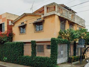 Venta Casa esquinera 5 habitaciones con terraza Durán GinS