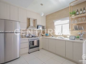 CASA EN VENTA EN BOSQUES DE ALTEA, CHIHUAHUA CHIH.