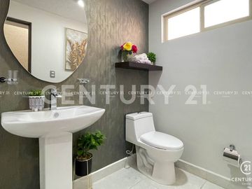 CASA EN VENTA EN BOSQUES DE ALTEA, CHIHUAHUA CHIH.