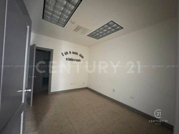 OFICINA EN RENTA EN PLAZA CUMBRES, CHIHUAHUA, CHIH.