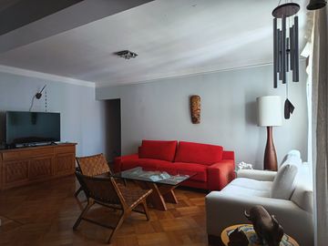 Venta de amplio departamento a pasos de Plaza Vergara en Viña del Mar