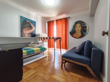 Venta de amplio departamento a pasos de Plaza Vergara en Viña del Mar