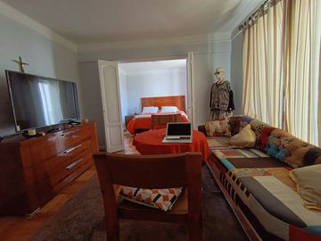 Venta de amplio departamento a pasos de Plaza Vergara en Viña del Mar