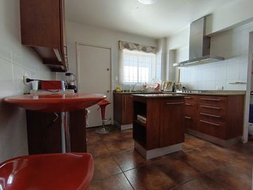 Venta de amplio departamento a pasos de Plaza Vergara en Viña del Mar