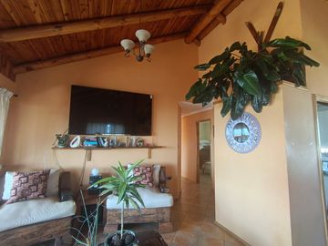 Conjunto turístico cabañas y casa lujosa de veraneo en El Quisco. Alta rentabilidad.