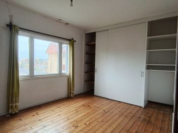 Venta de espectacular casa con vista al mar en sector residencial Recreo