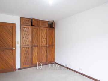 Departamento Flat Frente a Parque | 1er Piso con Terraza en Chacarilla