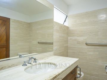 Departamento Flat Frente a Parque | 1er Piso con Terraza en Chacarilla
