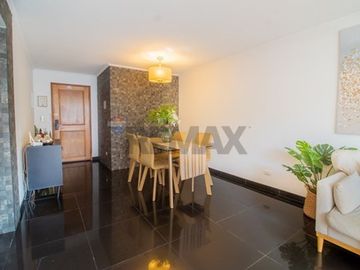 Venta 2D 2B Remodelado en Barrio Las Lilas