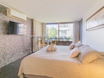 Venta 2D 2B Remodelado en Barrio Las Lilas