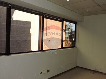 Inversión! Oficina en Providencia