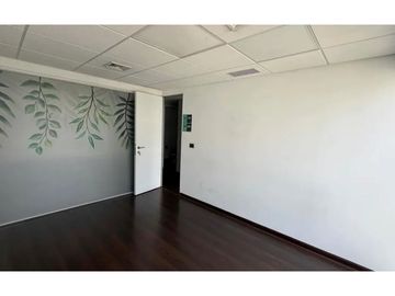 Oficina 58 m² + 2 Est. Av. Las Condes