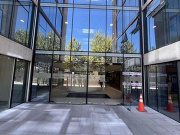 Oficina 58 m² + 2 Est. Av. Las Condes