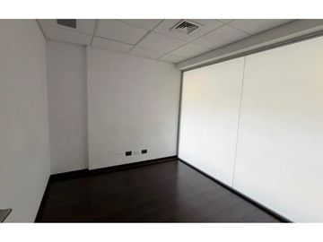 Oficina 58 m² + 2 Est. Av. Las Condes