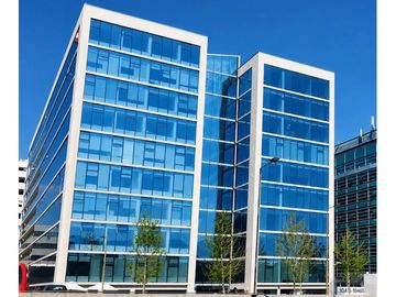 Oficina 58 m² + 2 Est. Av. Las Condes