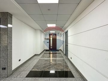 MODERNA Y ELEGANTE OFICINA EN PROVIDENCIA