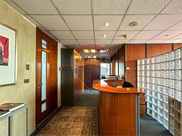 MODERNA Y ELEGANTE OFICINA EN PROVIDENCIA