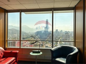 MODERNA Y ELEGANTE OFICINA EN PROVIDENCIA