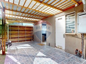 Casa equina en condominio