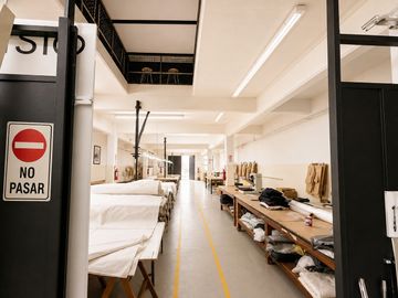 ALQUILER GALPÓN CON DEPÓSITO, ÁREA DE PRODUCCIÓN, SHOWROOM Y OFICINAS EN MUNRO 604 METROS