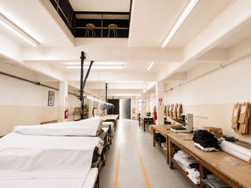 ALQUILER GALPÓN CON DEPÓSITO, ÁREA DE PRODUCCIÓN, SHOWROOM Y OFICINAS EN MUNRO 604 METROS