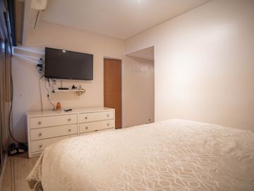 Venta | Semipiso | 4 dormitorios | Hab. de servicio | Cochera fija | Baulera | SUM | Palier privado | Flores