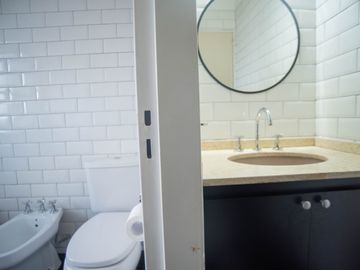 Venta | Semipiso | 4 dormitorios | Hab. de servicio | Cochera fija | Baulera | SUM | Palier privado | Flores