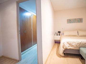 Venta | Semipiso | 4 dormitorios | Hab. de servicio | Cochera fija | Baulera | SUM | Palier privado | Flores