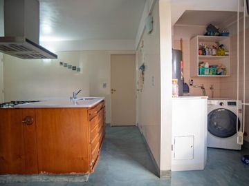 Venta | Semipiso | 4 dormitorios | Hab. de servicio | Cochera fija | Baulera | SUM | Palier privado | Flores