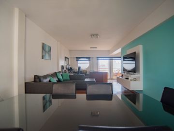 Venta | Semipiso | 4 dormitorios | Hab. de servicio | Cochera fija | Baulera | SUM | Palier privado | Flores