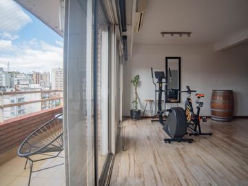 Venta | Semipiso | 4 dormitorios | Hab. de servicio | Cochera fija | Baulera | SUM | Palier privado | Flores