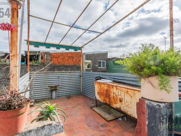 Venta PH 4 ambientes a refaccionar con terraza y gran potencial – Terrada 4300, Villa Pueyrredón