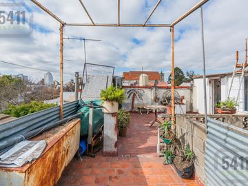 Venta PH 4 ambientes a refaccionar con terraza y gran potencial – Terrada 4300, Villa Pueyrredón