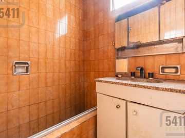 Venta PH 4 ambientes a refaccionar con terraza y gran potencial – Terrada 4300, Villa Pueyrredón