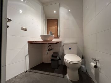 SE VENDE LOCAL COMERCIAL EN REÑACA (CÓD. 604)