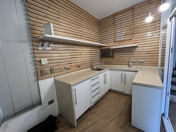 SE VENDE LOCAL COMERCIAL EN REÑACA (CÓD. 604)