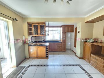 Casa tipo Ph en alquiler en Barrio Parque Bernal