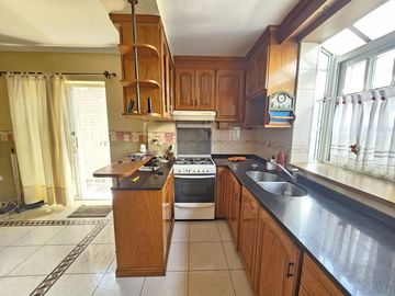 Casa tipo Ph en alquiler en Barrio Parque Bernal