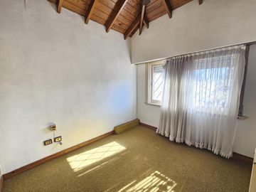 Casa tipo Ph en alquiler en Barrio Parque Bernal