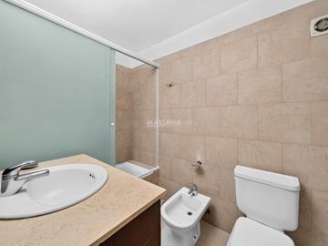 Venta piso 4 ambientes con dependencia, balcón terraza y guardacoches en Las Cañitas