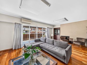 Venta piso 4 ambientes con dependencia, balcón terraza y guardacoches en Las Cañitas