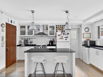 Venta piso 4 ambientes con dependencia, balcón terraza y guardacoches en Las Cañitas