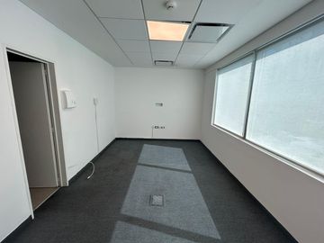 Oficina en venta y alquiler Olivos