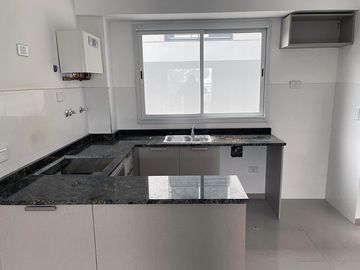 Venta Departamento 2 Amb. Amplios en Ramos Mejía  