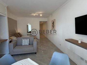 En venta ambiente a la calle con balcon frances, Centro