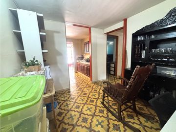 VENDO CASA DE DOS NIVELES EN GUAYABAL - LA COLINA