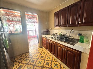 VENDO CASA DE DOS NIVELES EN GUAYABAL - LA COLINA
