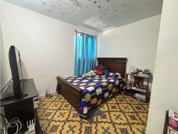 VENDO CASA DE DOS NIVELES EN GUAYABAL - LA COLINA